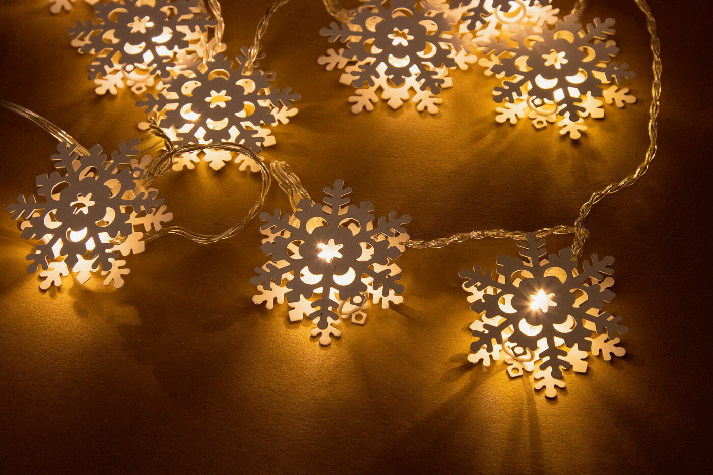 LED-Schneeflockenlichterkette 10 LEDs mit Metall-Schneeflocken warmweiß