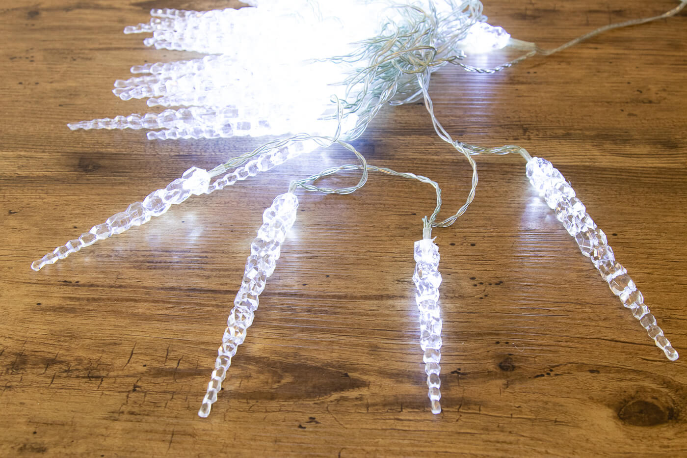 Eiszapfen-Lichterkette mit 40 Zapfen und weisse LED